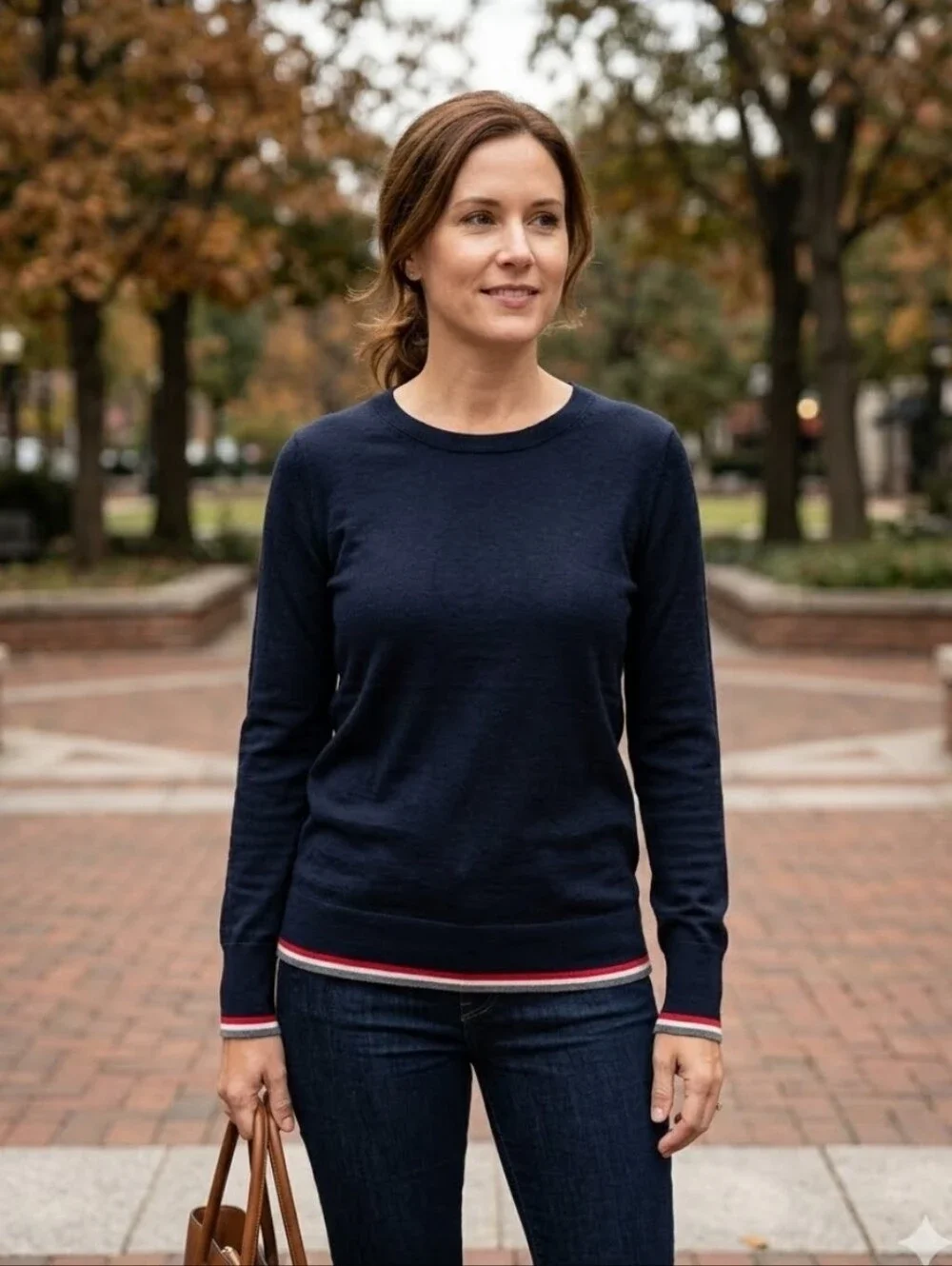 Banana Republic Washable Merino Wool Crew Neck Sweater Navy Blue Stripe Medium M